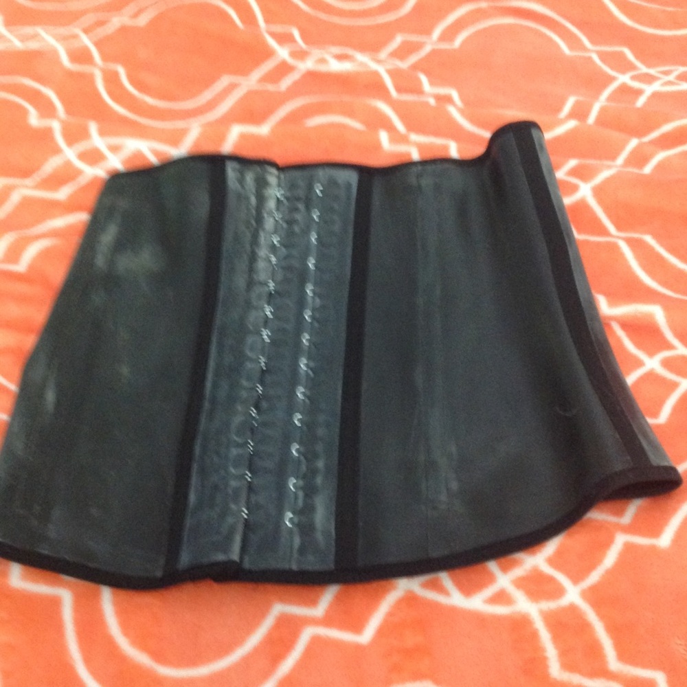 Waist trainer with boning structure ❌SOLD❌